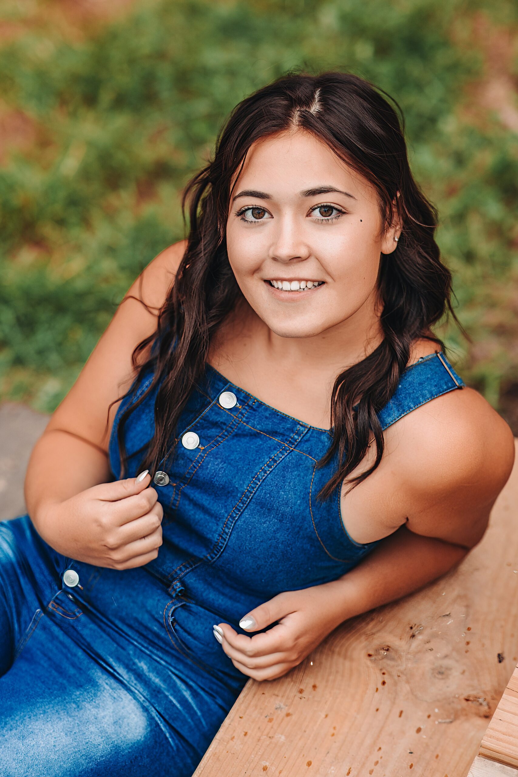 high school senior girl in a blue jean outfit