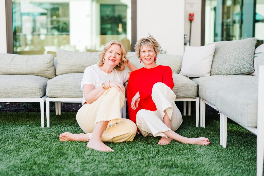 Senior photographer using Blog in a Box system after session